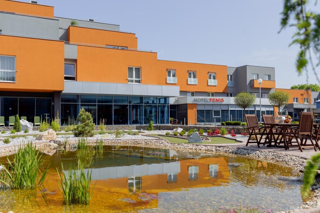 Hotel Tenis Zvolen Exterior foto